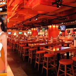 Watch the BIG games at HOOTERS!